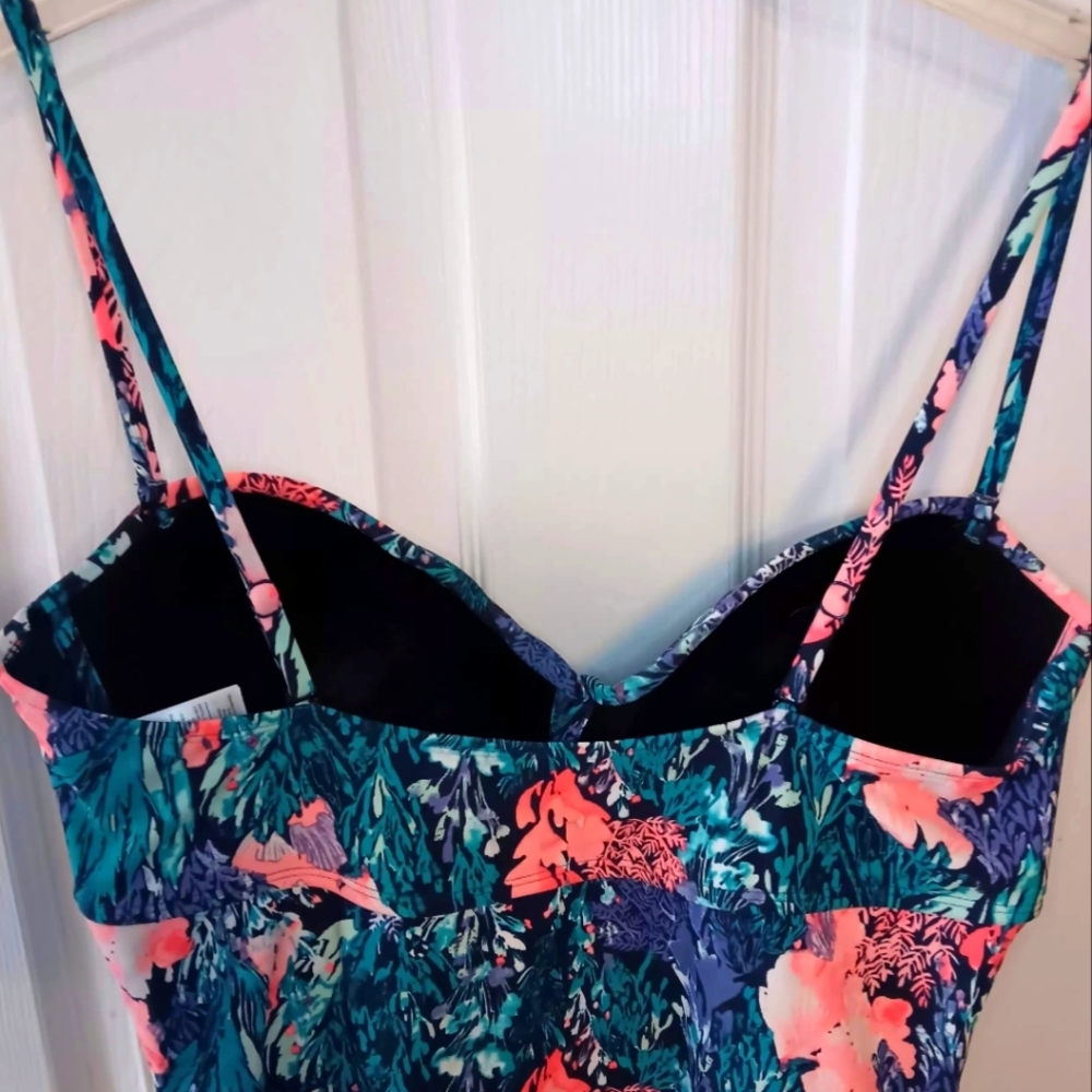 Old Navy Women’s Floral One Piece Swimsuit - Picture 10 of 14